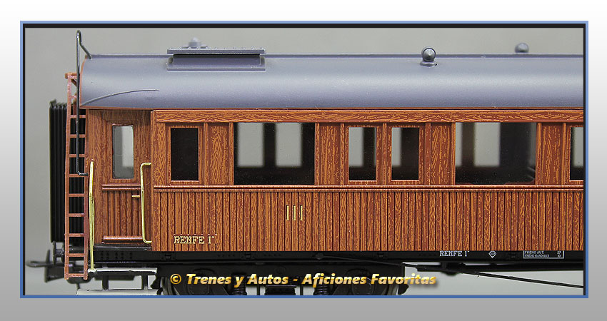 Coche pasajeros madera Largo Recorrido CC-637 - Renfe